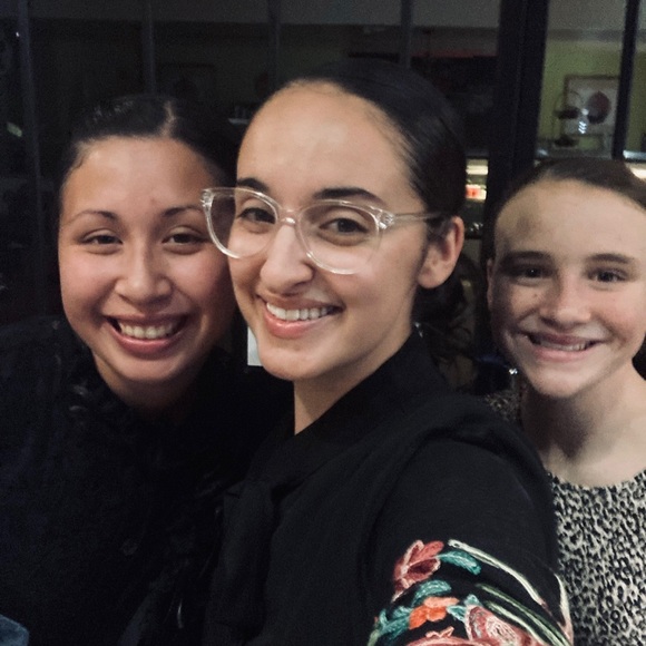 •MEET ME• - Picture 3 of 16